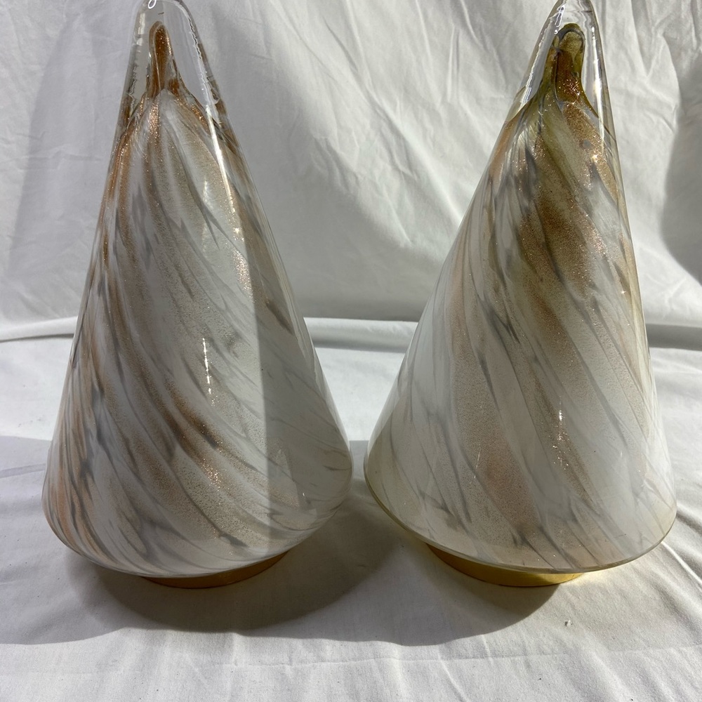 Glass Christmas tree’s. Marbled gold grey white